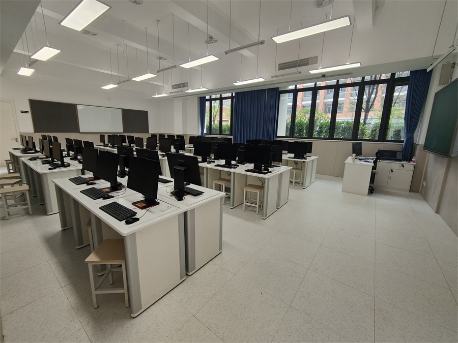 深圳中學（8個升降屏風語音教室）