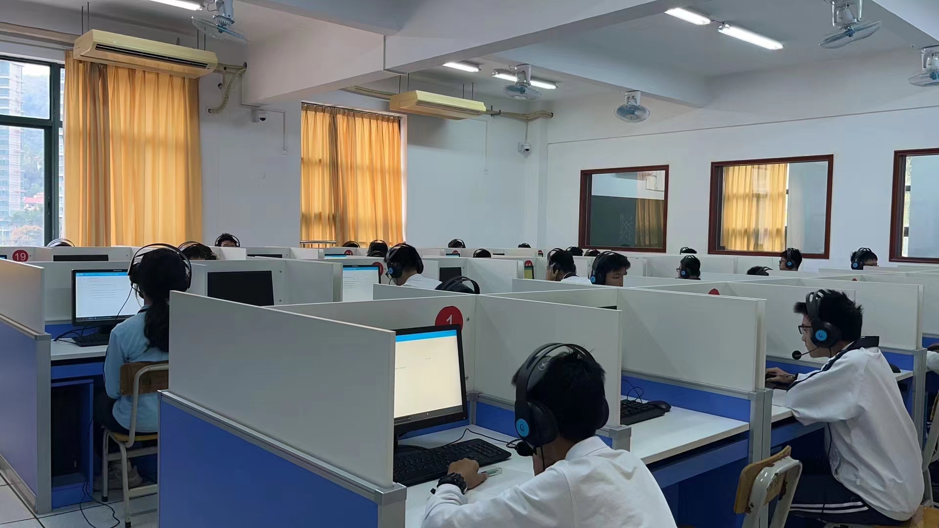 升降屏風考試桌