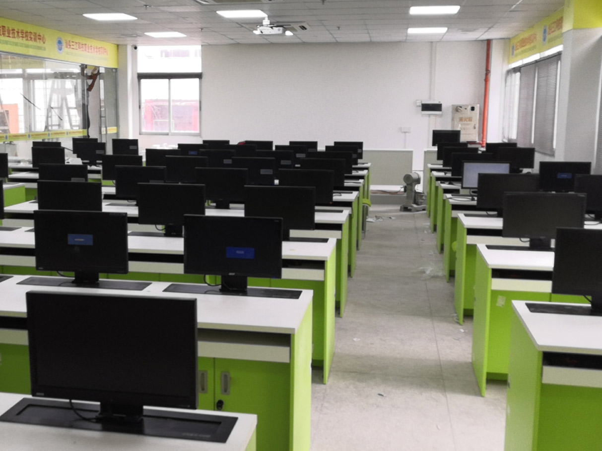 廣東汕頭某職業技術學校培訓中心多媒體教室