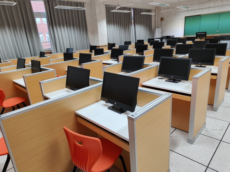 上海市華漕學校語音聽說測試標準化考場